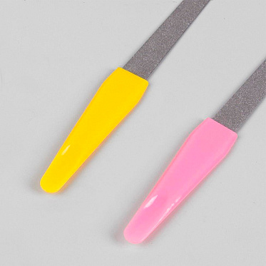 Пилочка маникюрная Queen fair 1391769 металлическая в чехле 150 мм, в ассортименте